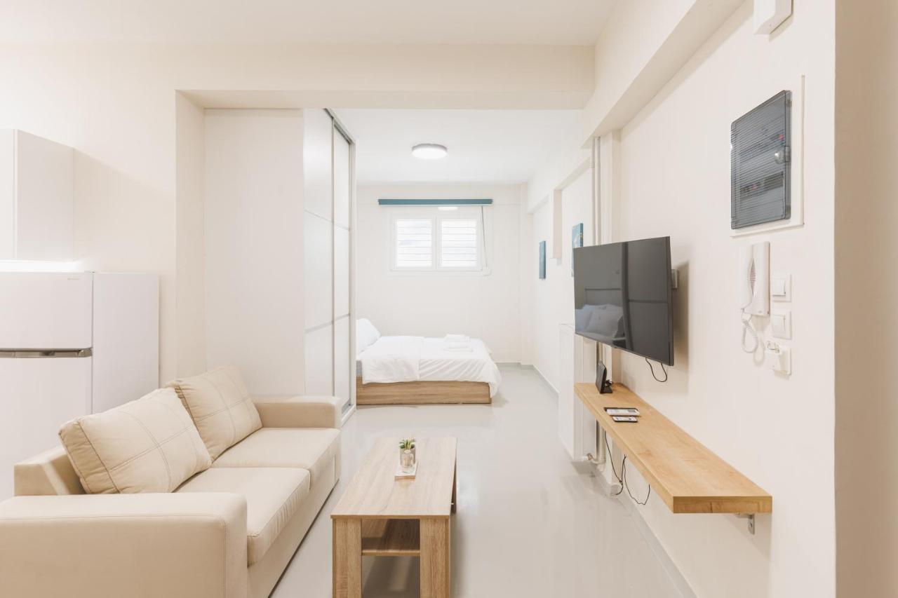 Fully Renovated Luxurious Semi-Basement Studio 아테네 외부 사진
