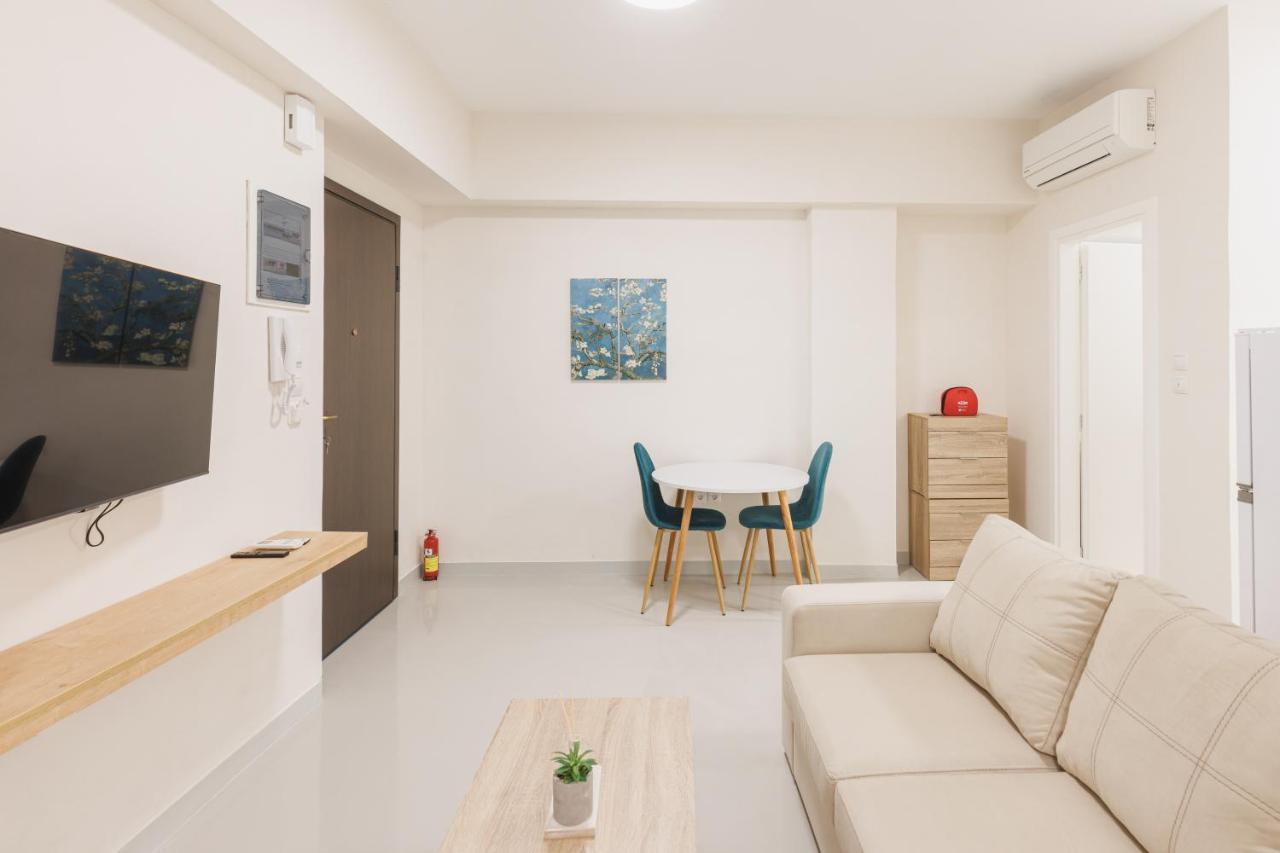 Fully Renovated Luxurious Semi-Basement Studio 아테네 외부 사진